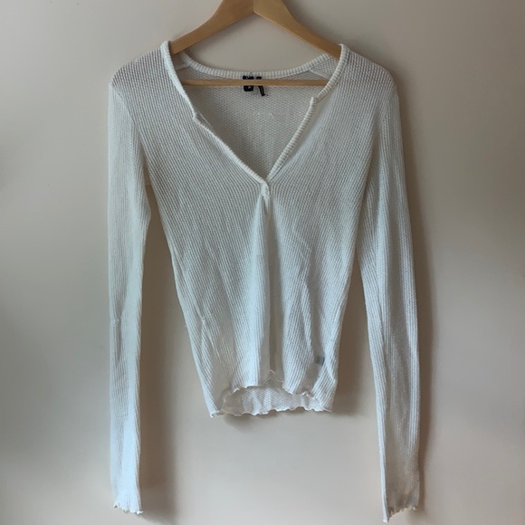 Urban outfitter white v-neck sweater - Picture 1 of 3